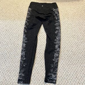 Lululemon size 8 leggings
